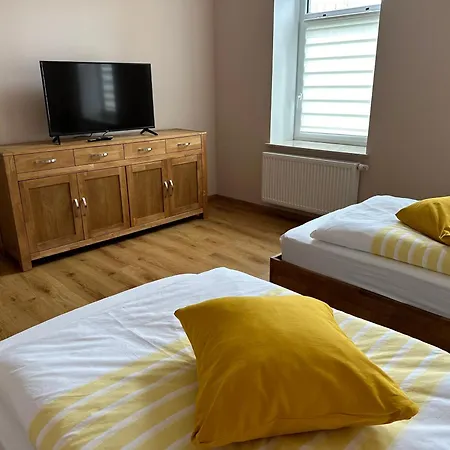 Schoene 2 Raumwohnung In *