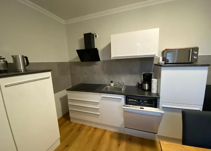 Schoene 2 Raumwohnung In 博尔纳