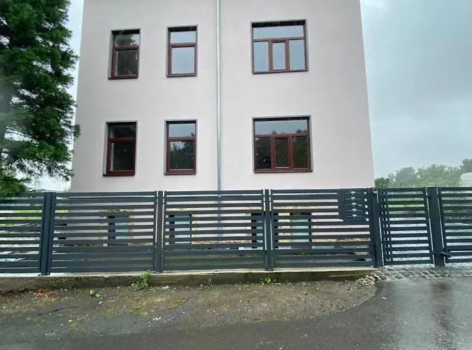 Schoene 2 Raumwohnung In *