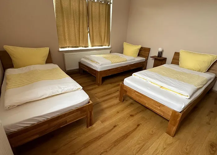 Schoene 2 Raumwohnung In * 博尔纳